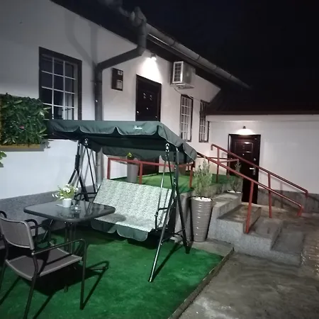 Gasthuis Bosanska Avlija Authentic With Garden 4*