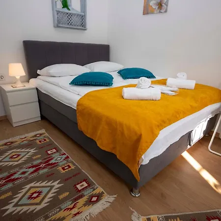 Bosanska Avlija Authentic With Garden بيت ضيافة 4*