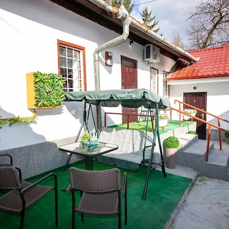 Bosanska Avlija Authentic With Garden